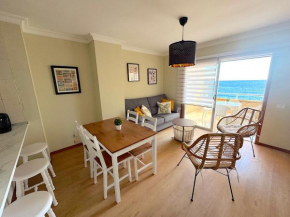Precioso apartamento frente al mar, parking y club deportivo